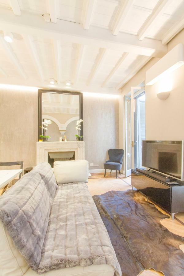 Elegante E Completamente Arredato Apt In Duomo ميلان المظهر الخارجي الصورة