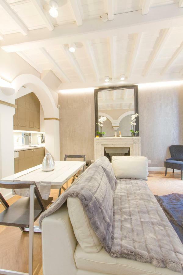 Elegante E Completamente Arredato Apt In Duomo ميلان المظهر الخارجي الصورة