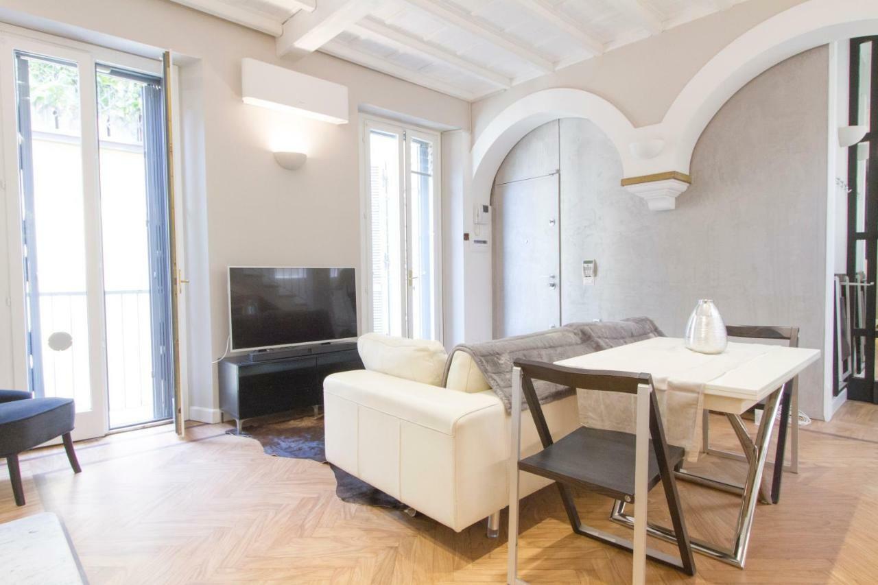 Elegante E Completamente Arredato Apt In Duomo ميلان المظهر الخارجي الصورة